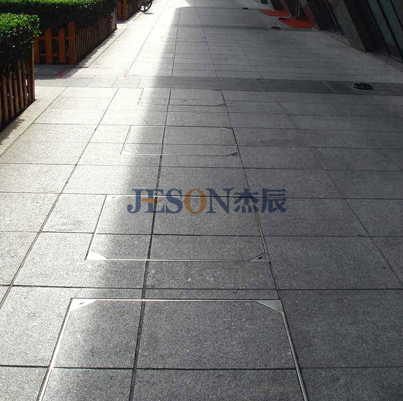 不讓井蓋飛上天